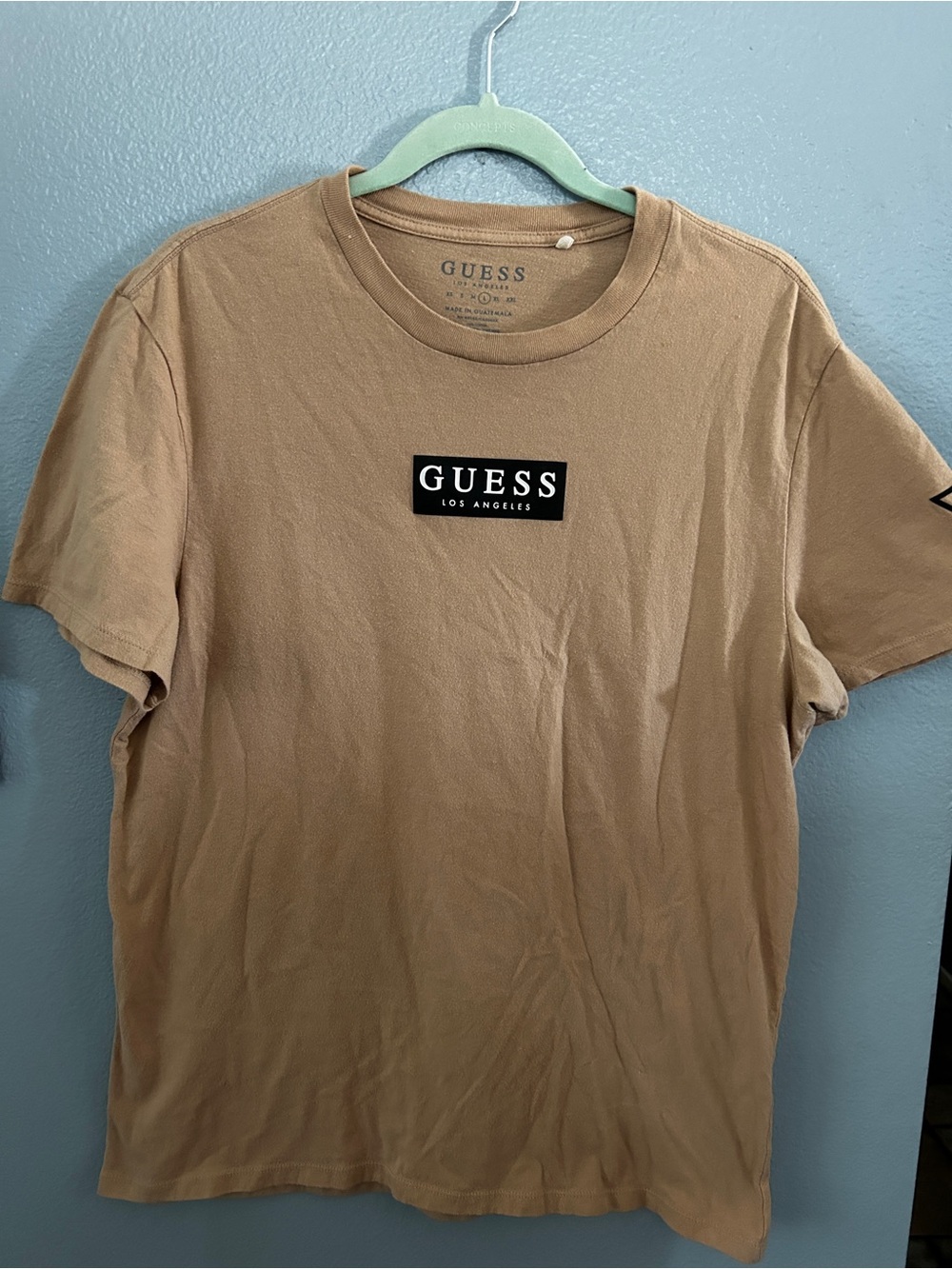 GUESS Women’s Large Tan Crew Neck Logo Tee